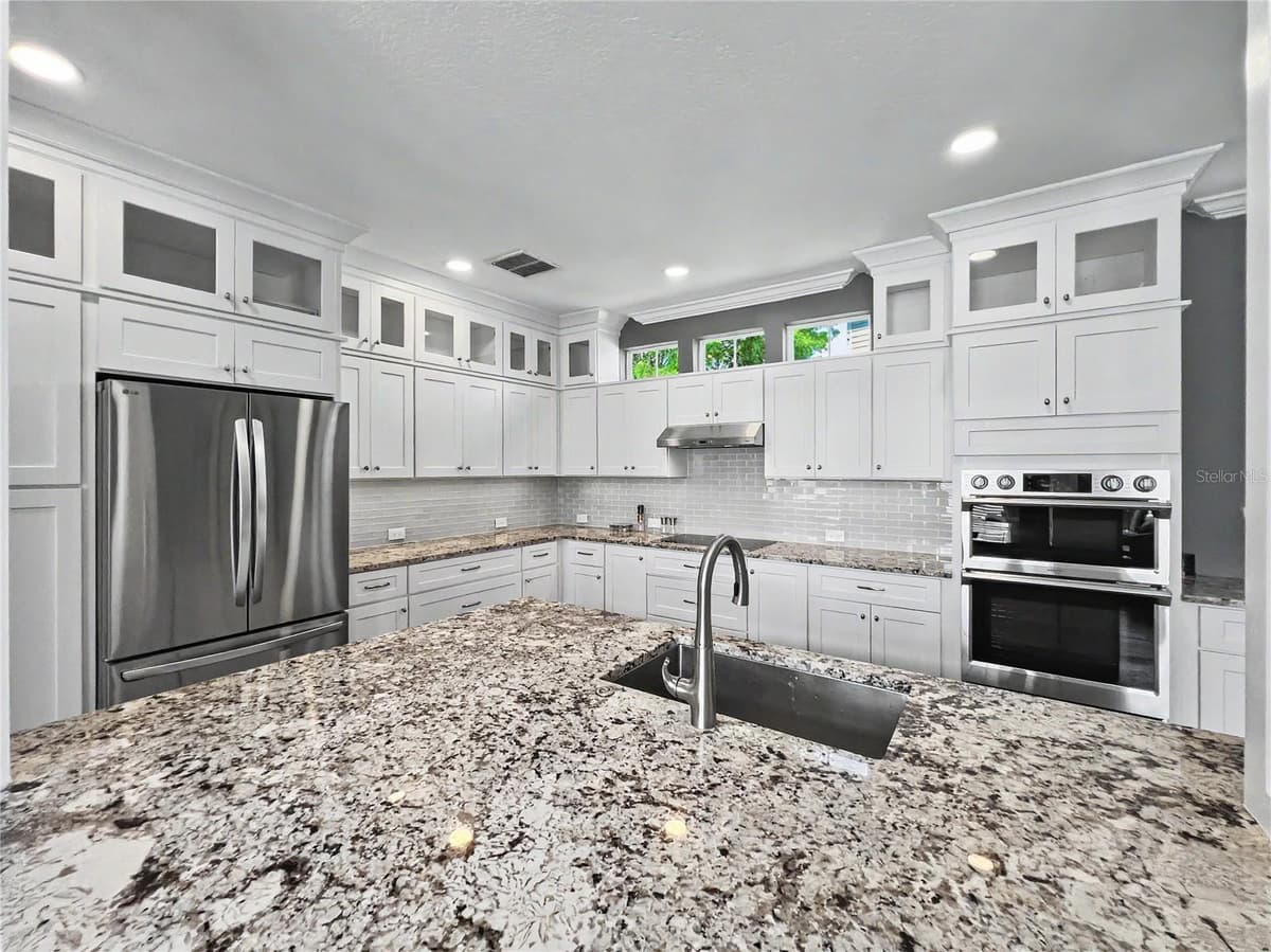 1006 SANDLACE COURT — photo 12 of 53