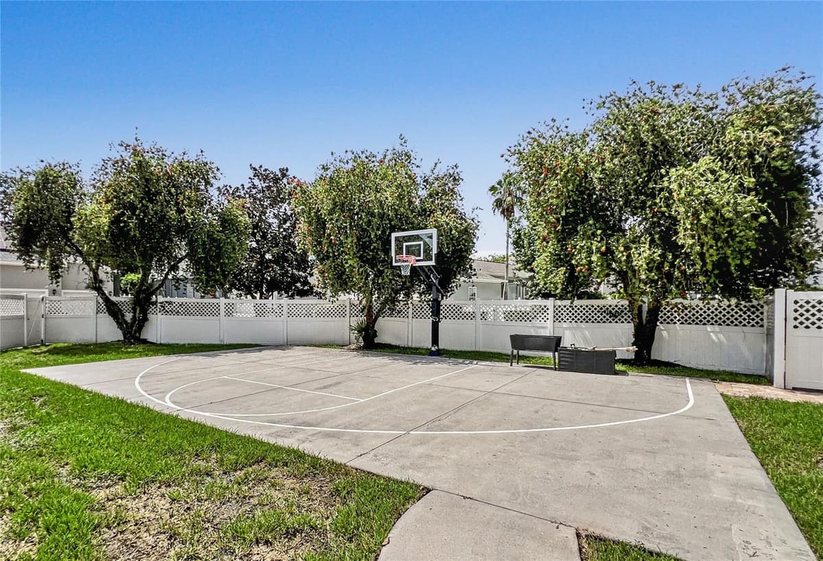 1006 SANDLACE COURT — photo 24 of 53