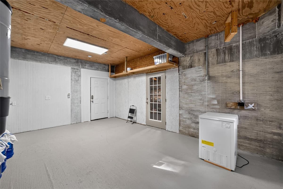 28211 MAGNON DRIVE — photo 41 of 91