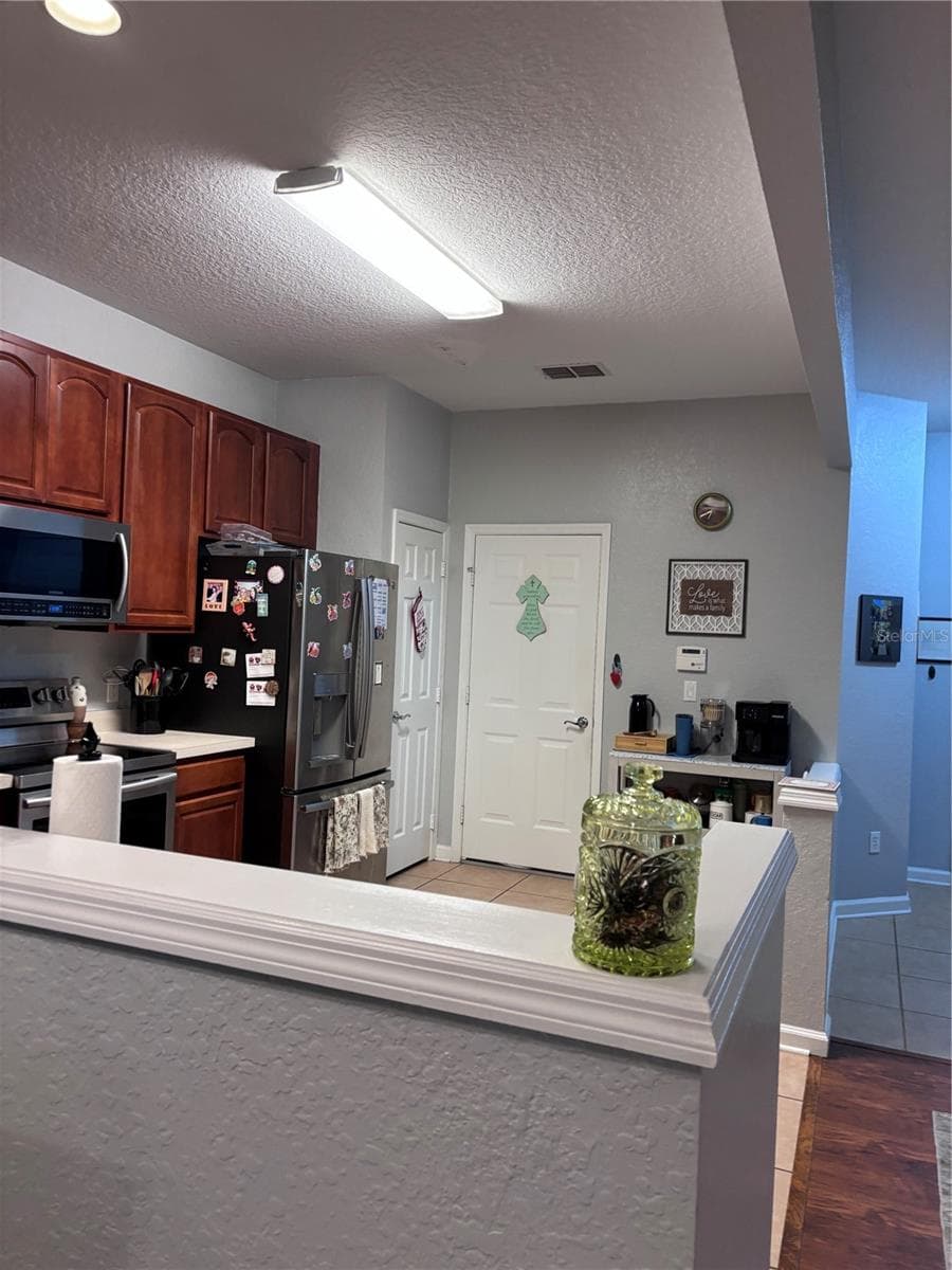 1121 LOYOLA COURT — photo 4 of 25