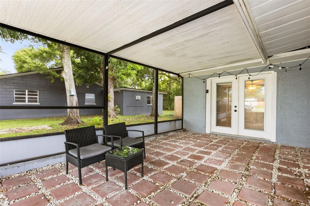 2617 LAUREL AVENUE — photo 12 of 17