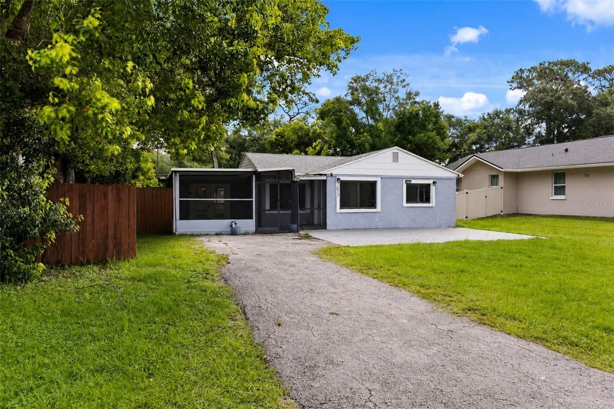 2617 LAUREL AVENUE — photo 14 of 17