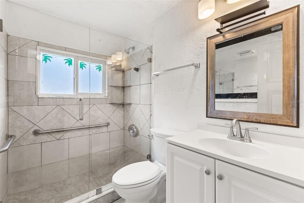 2617 LAUREL AVENUE — photo 7 of 17