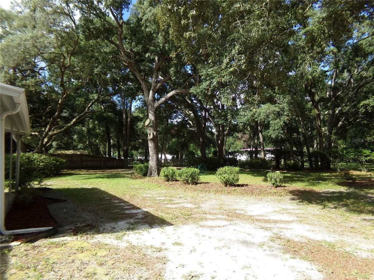 12199 44TH DRIVE — photo 16 of 54