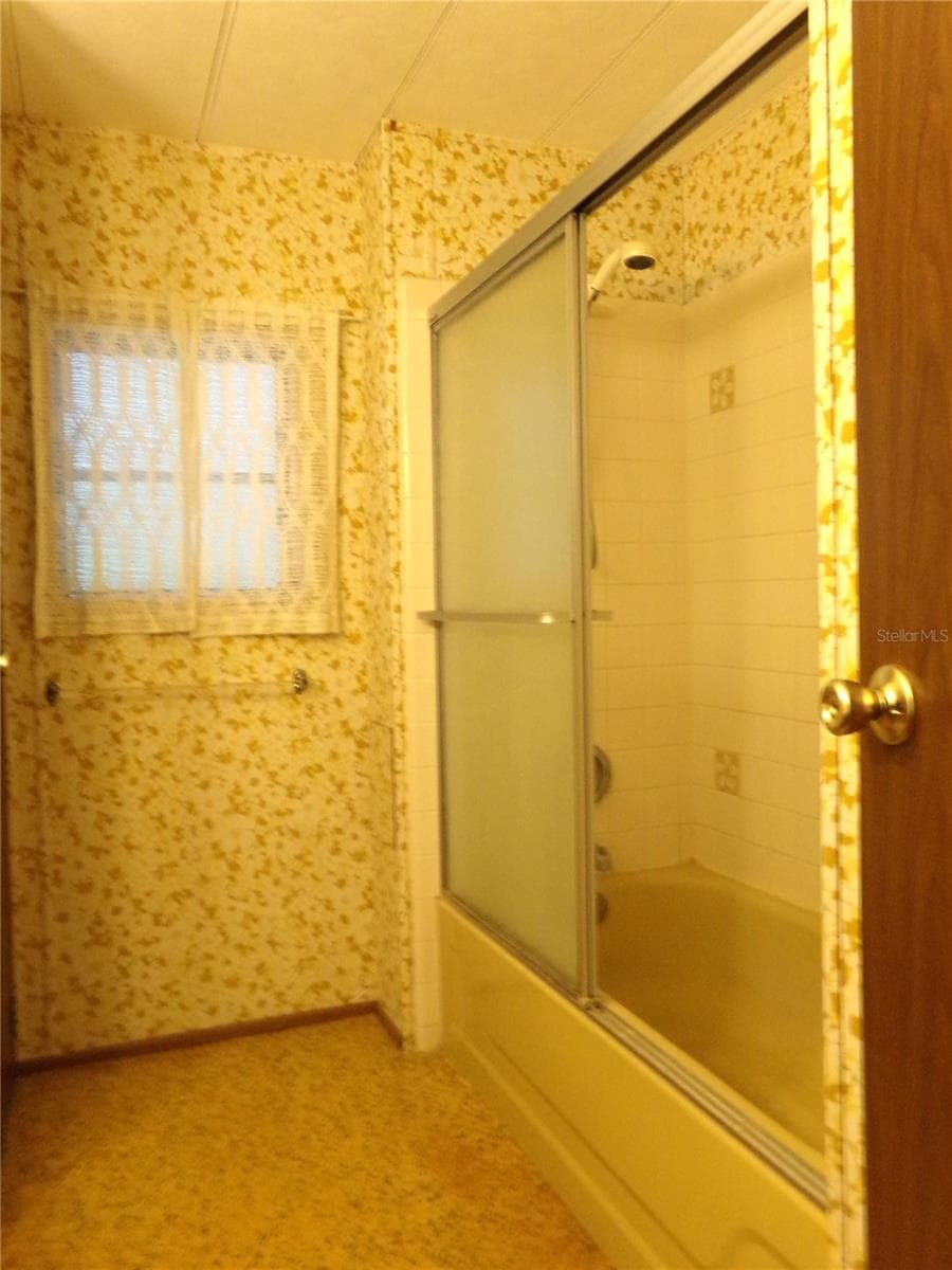12199 44TH DRIVE — photo 42 of 54