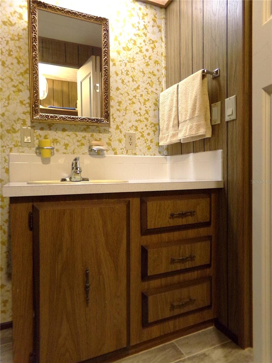 12199 44TH DRIVE — photo 37 of 54