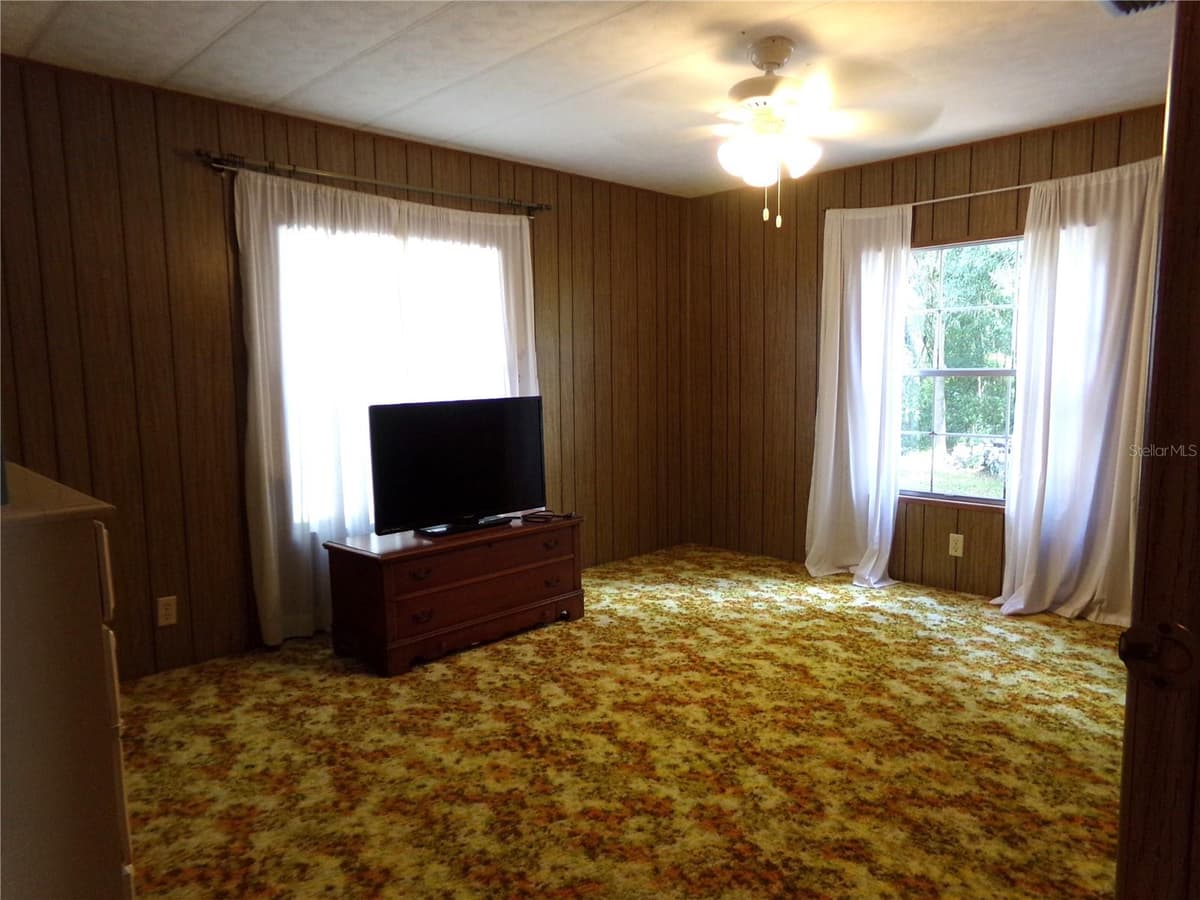 12199 44TH DRIVE — photo 32 of 54