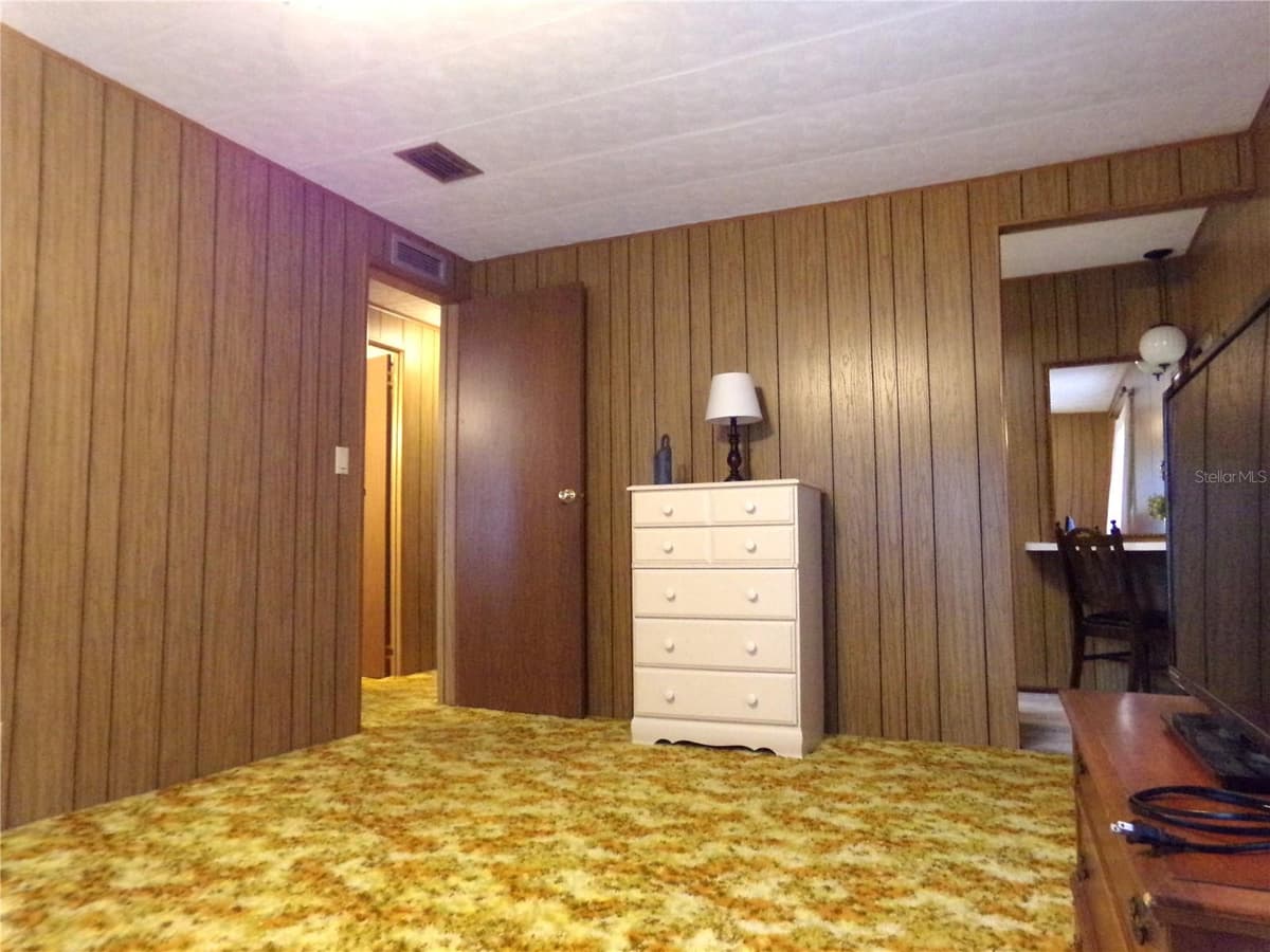 12199 44TH DRIVE — photo 31 of 54