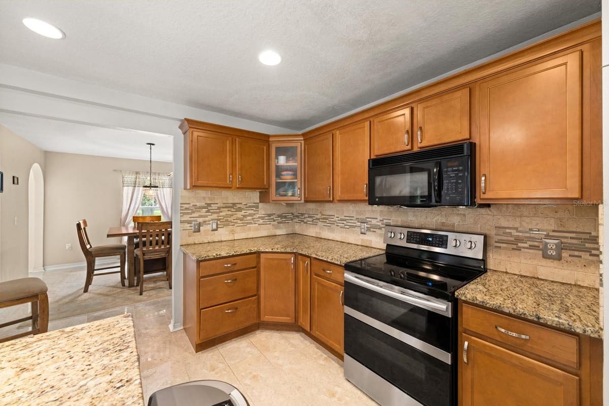 7651 LAKE ANDREA CIRCLE — photo 13 of 76