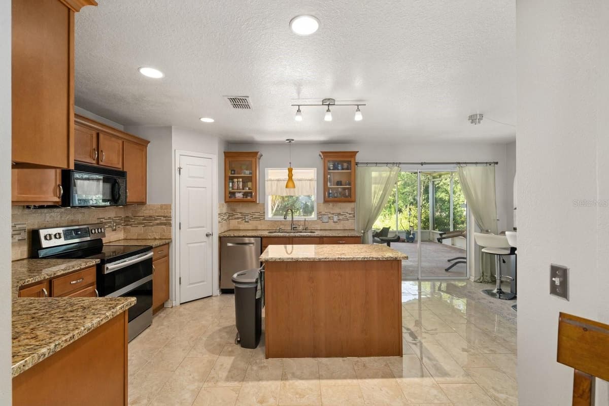 7651 LAKE ANDREA CIRCLE — photo 15 of 76