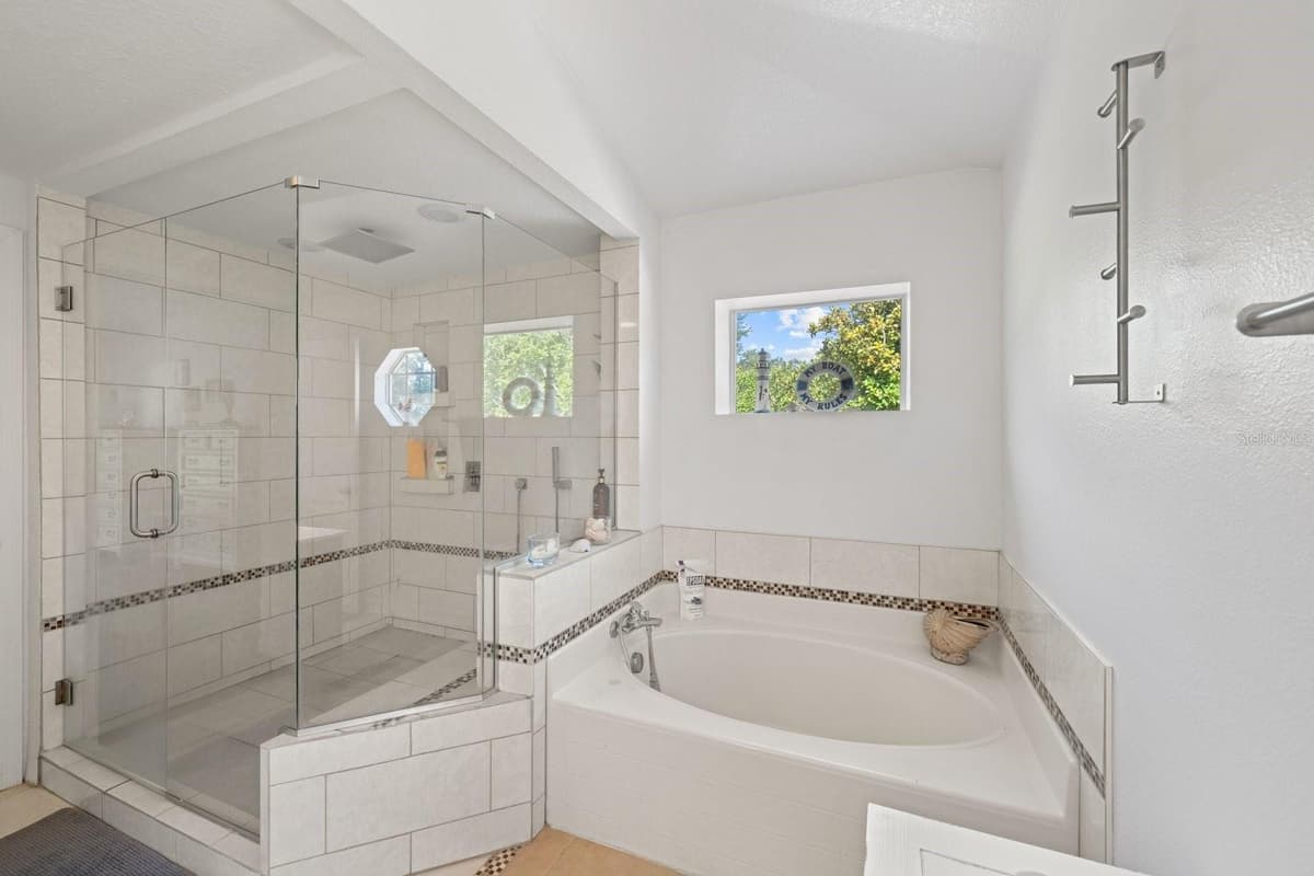 7651 LAKE ANDREA CIRCLE — photo 30 of 76