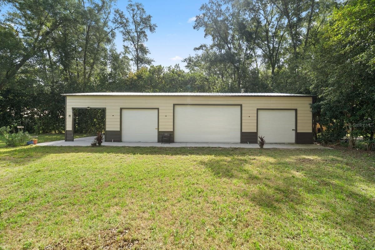 7651 LAKE ANDREA CIRCLE — photo 2 of 76
