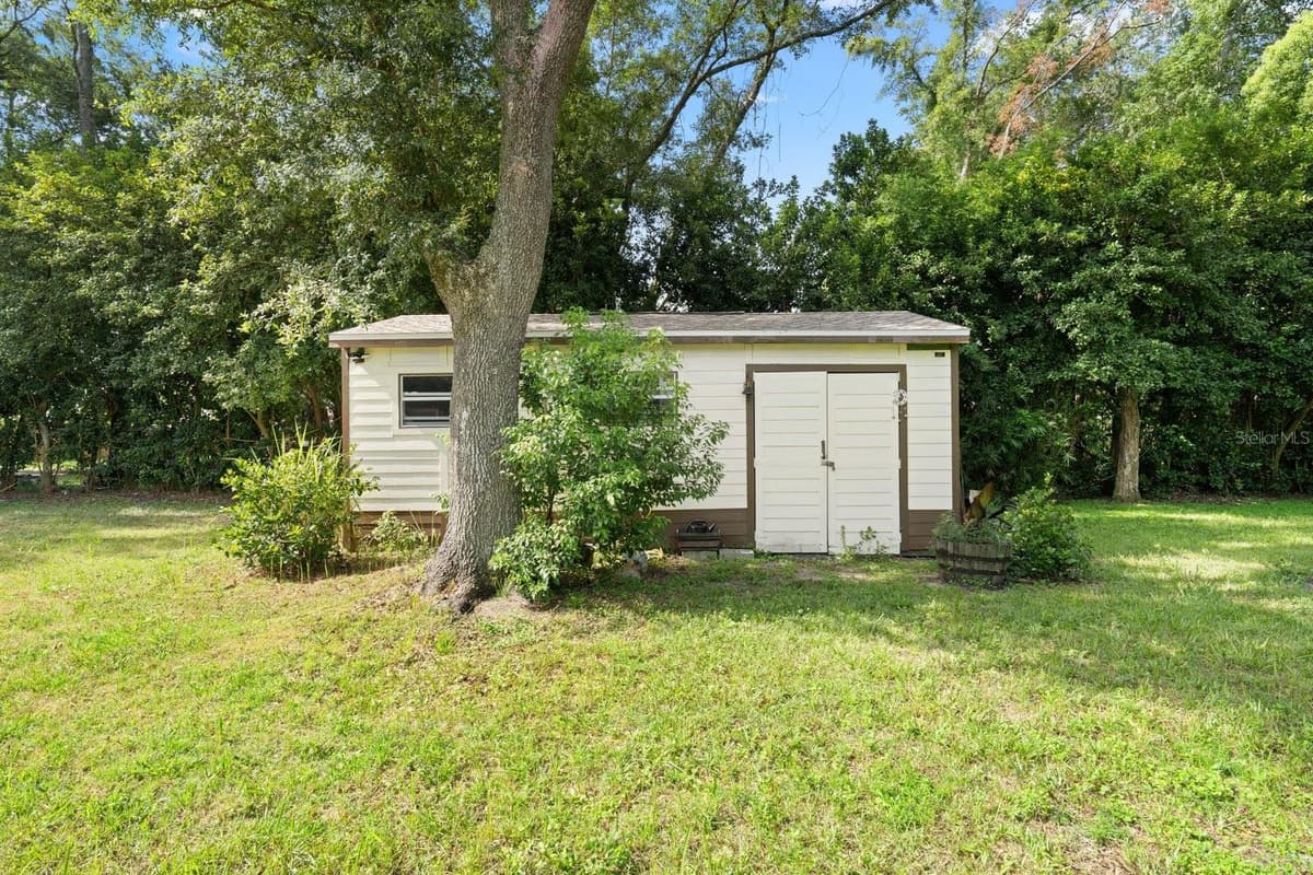 7651 LAKE ANDREA CIRCLE — photo 58 of 76