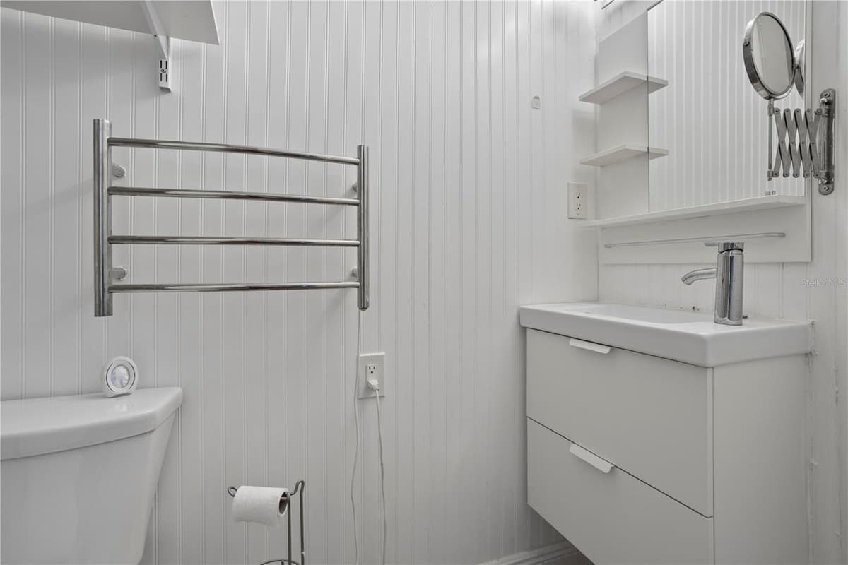 2504 GRASSY POINT DRIVE — photo 18 of 29