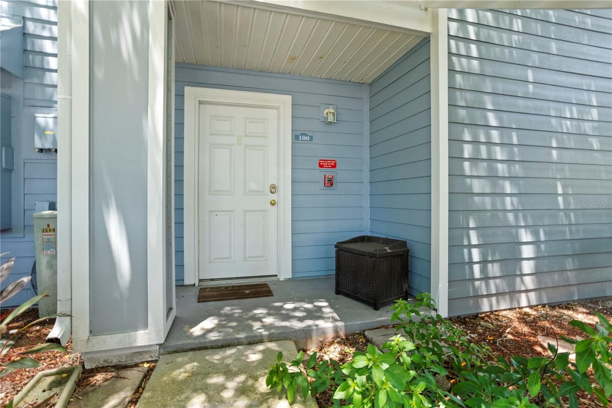 2504 GRASSY POINT DRIVE — photo 2 of 29