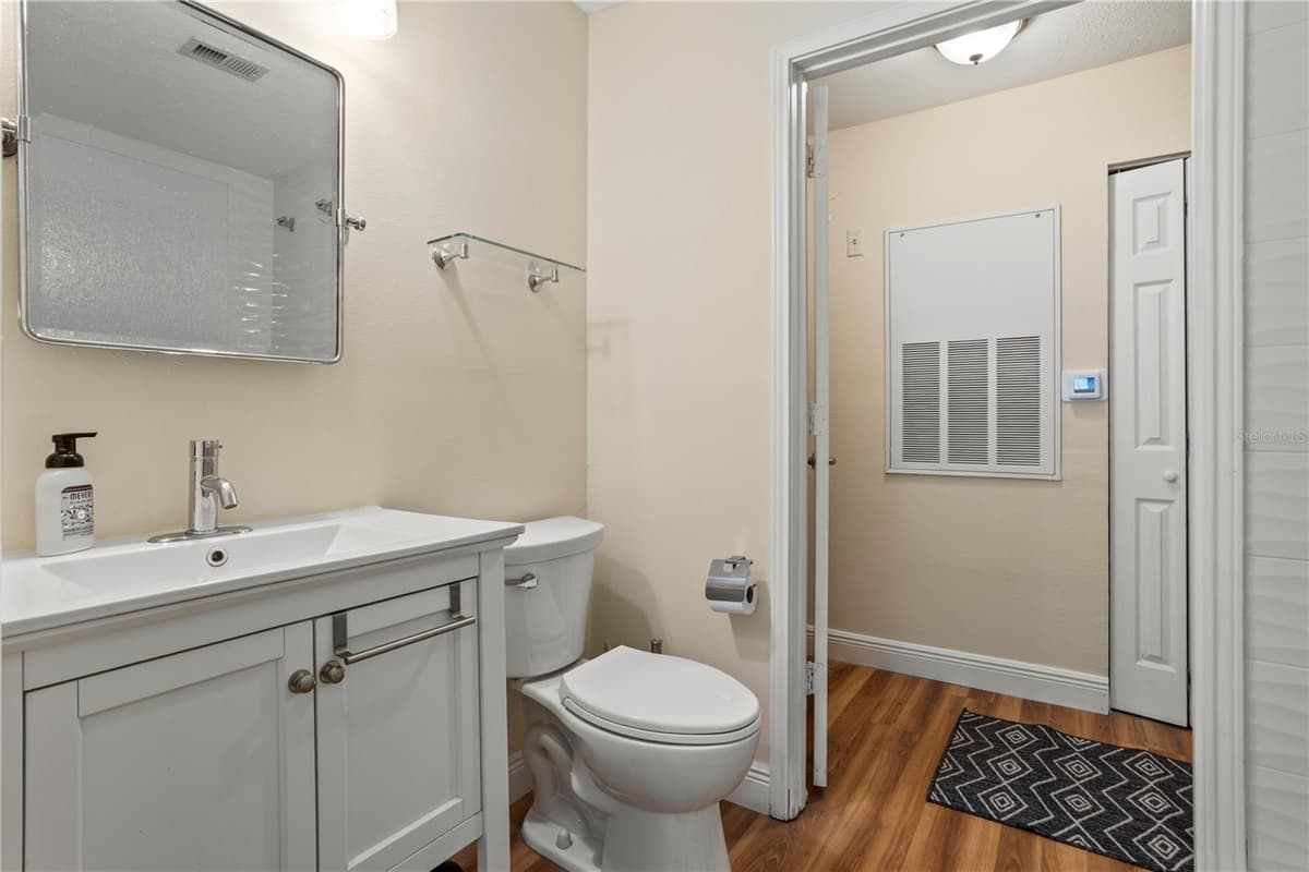 2504 GRASSY POINT DRIVE — photo 21 of 29