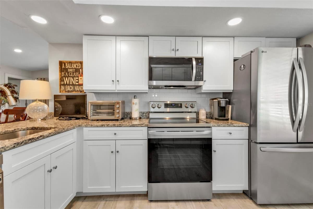 26075 SALONIKA LANE — photo 8 of 37