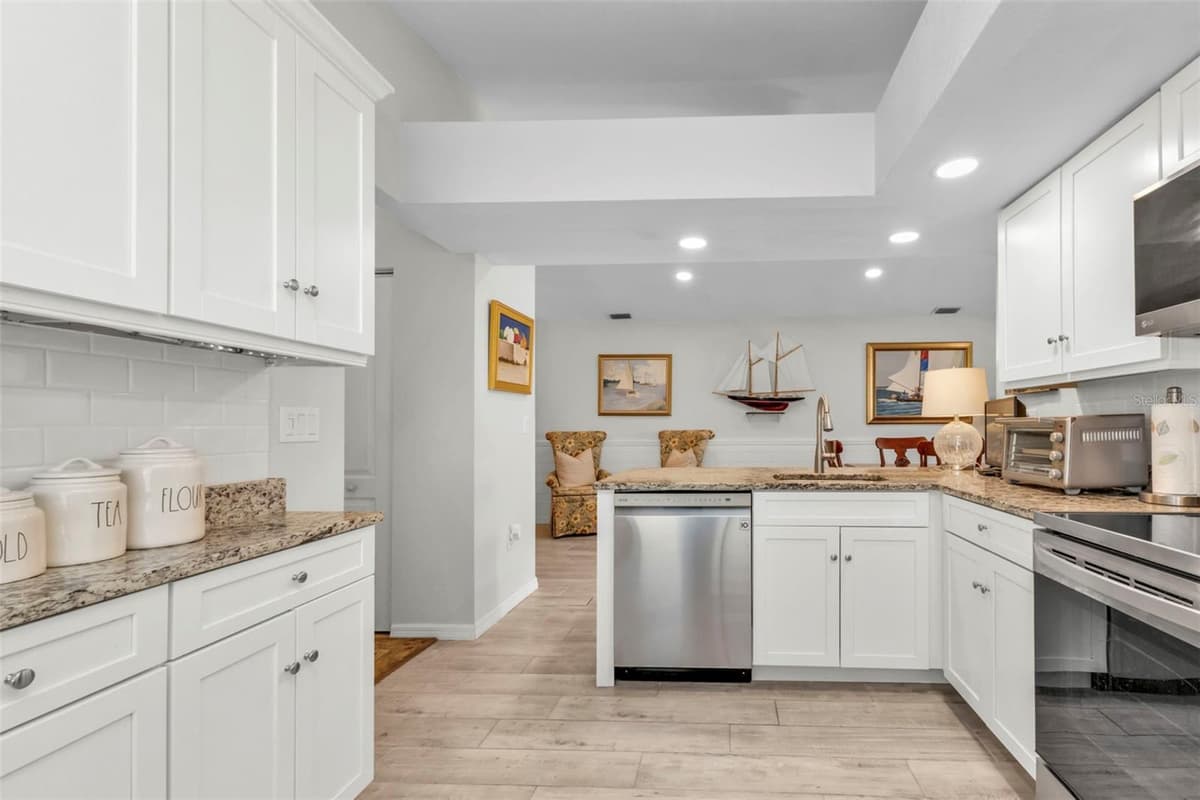 26075 SALONIKA LANE — photo 9 of 37