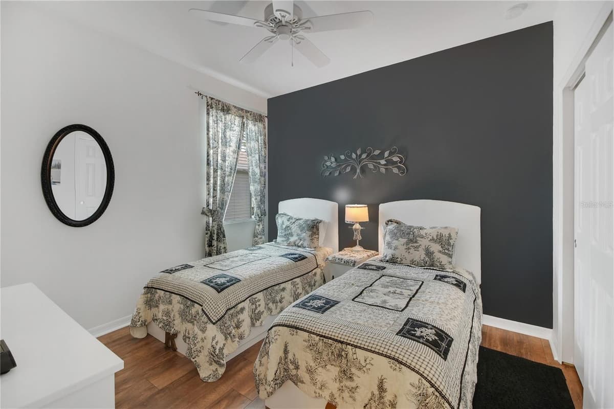 2580 PLUMADORE DRIVE — photo 12 of 74