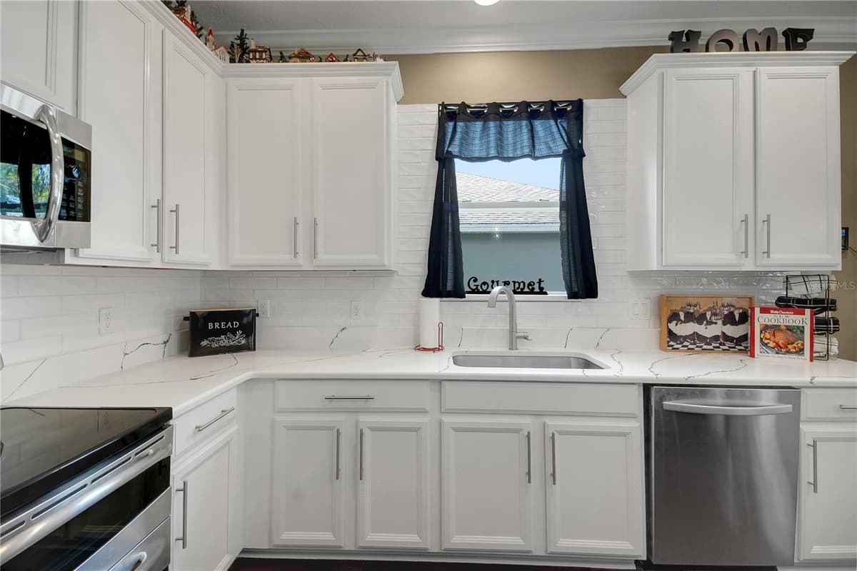 2580 PLUMADORE DRIVE — photo 39 of 74