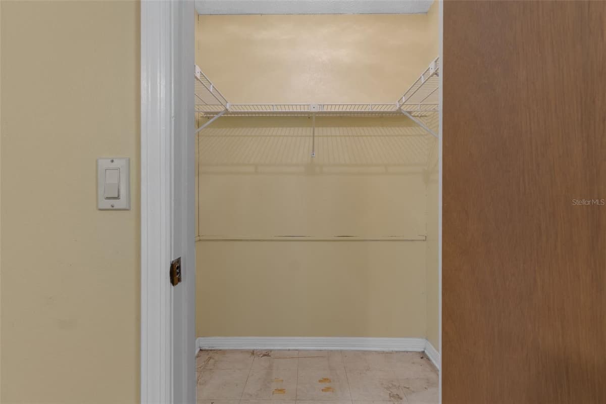 5931 BROOKGREEN DRIVE — photo 21 of 44
