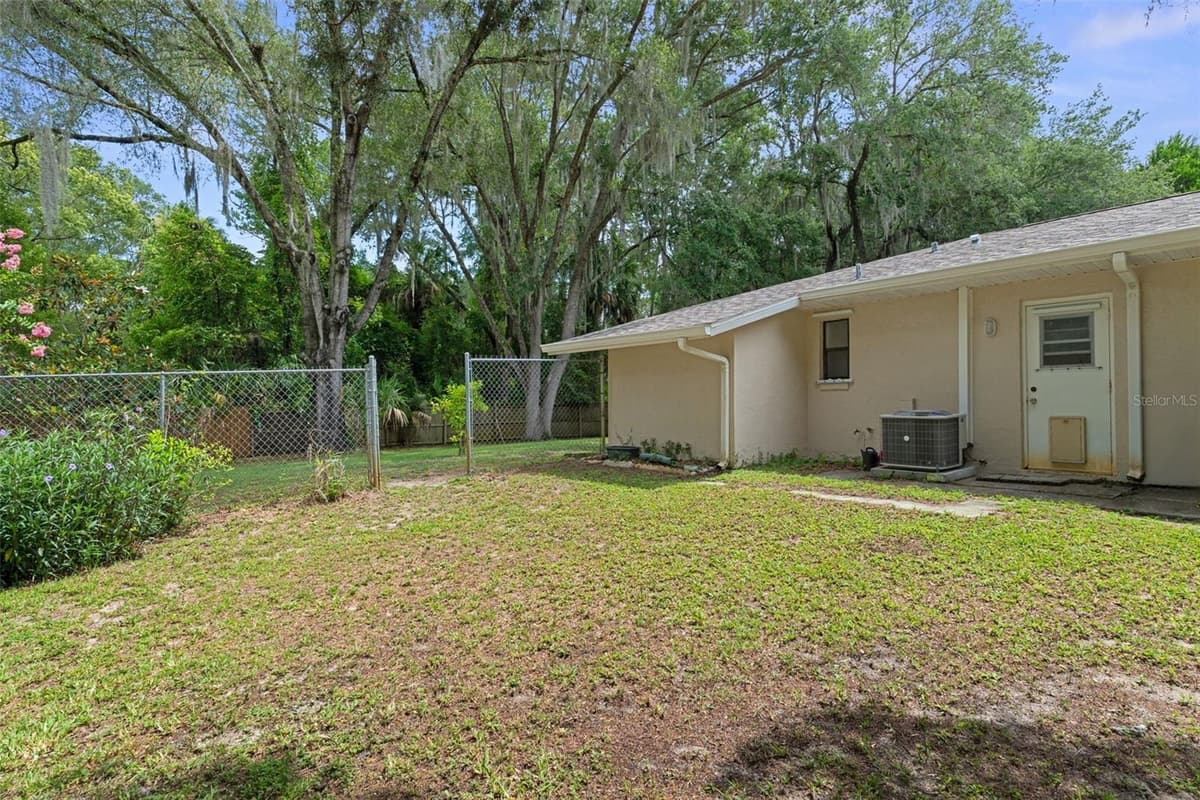 5931 BROOKGREEN DRIVE — photo 34 of 44