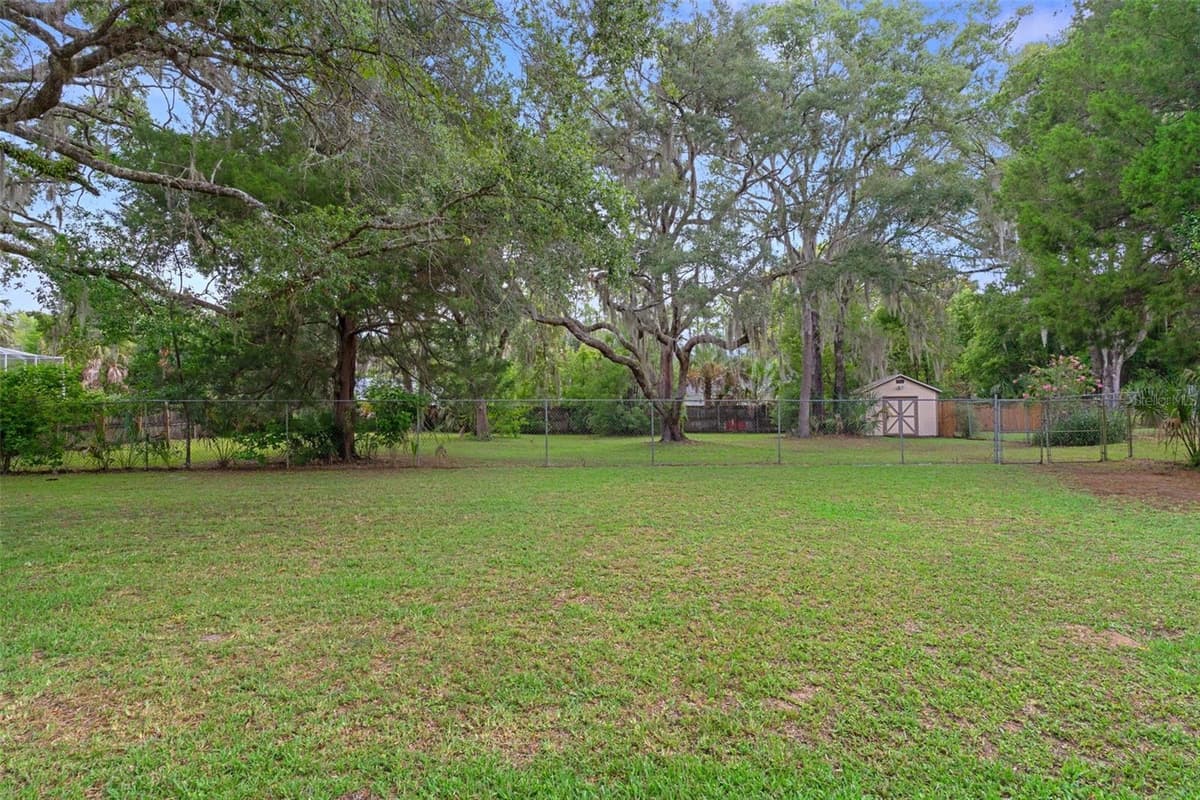 5931 BROOKGREEN DRIVE — photo 37 of 44