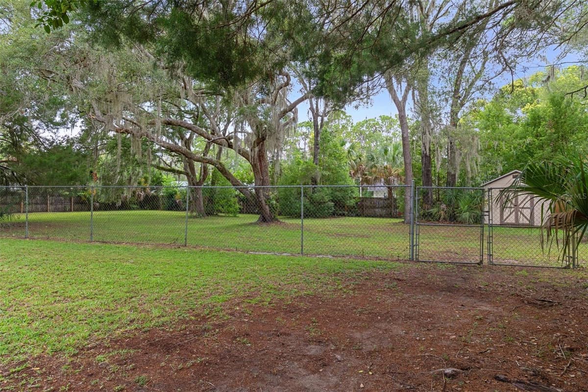 5931 BROOKGREEN DRIVE — photo 39 of 44
