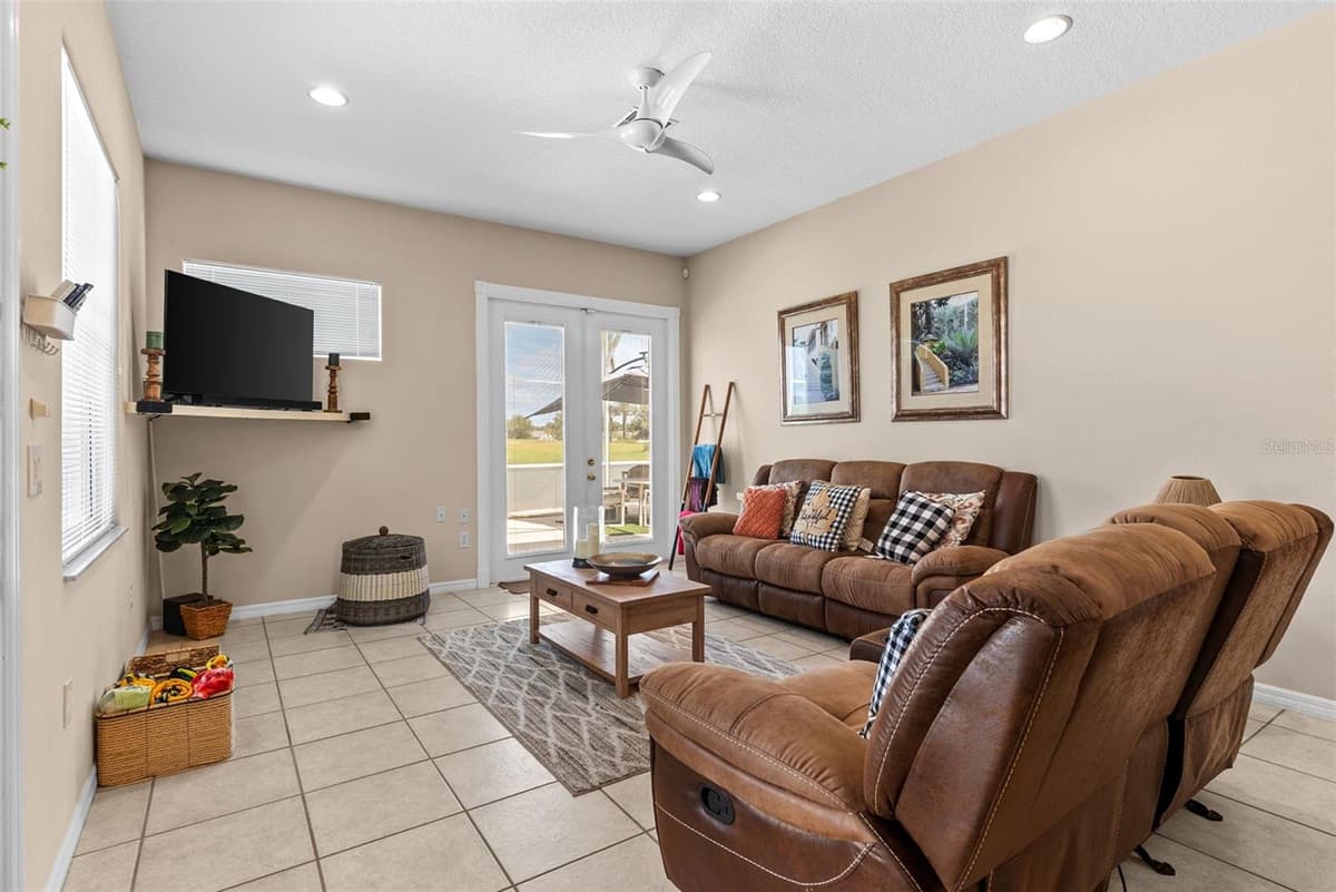 622 GOLF COURSE PARKWAY — photo 10 of 51