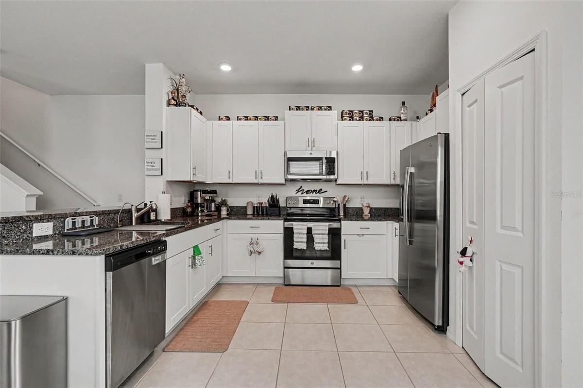 32137 POWDERPUFF MIMOSA DRIVE — photo 9 of 27
