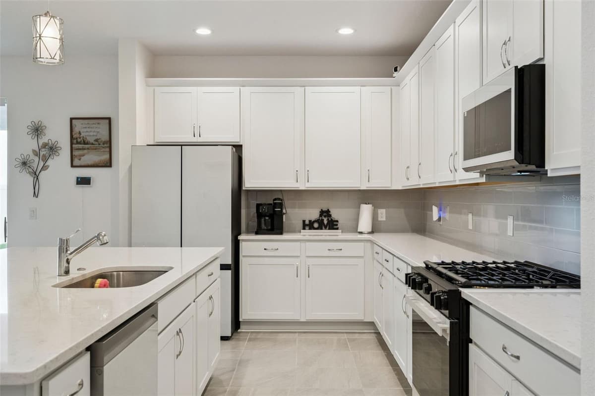 6808 SERPENT HAWK LANE — photo 17 of 64