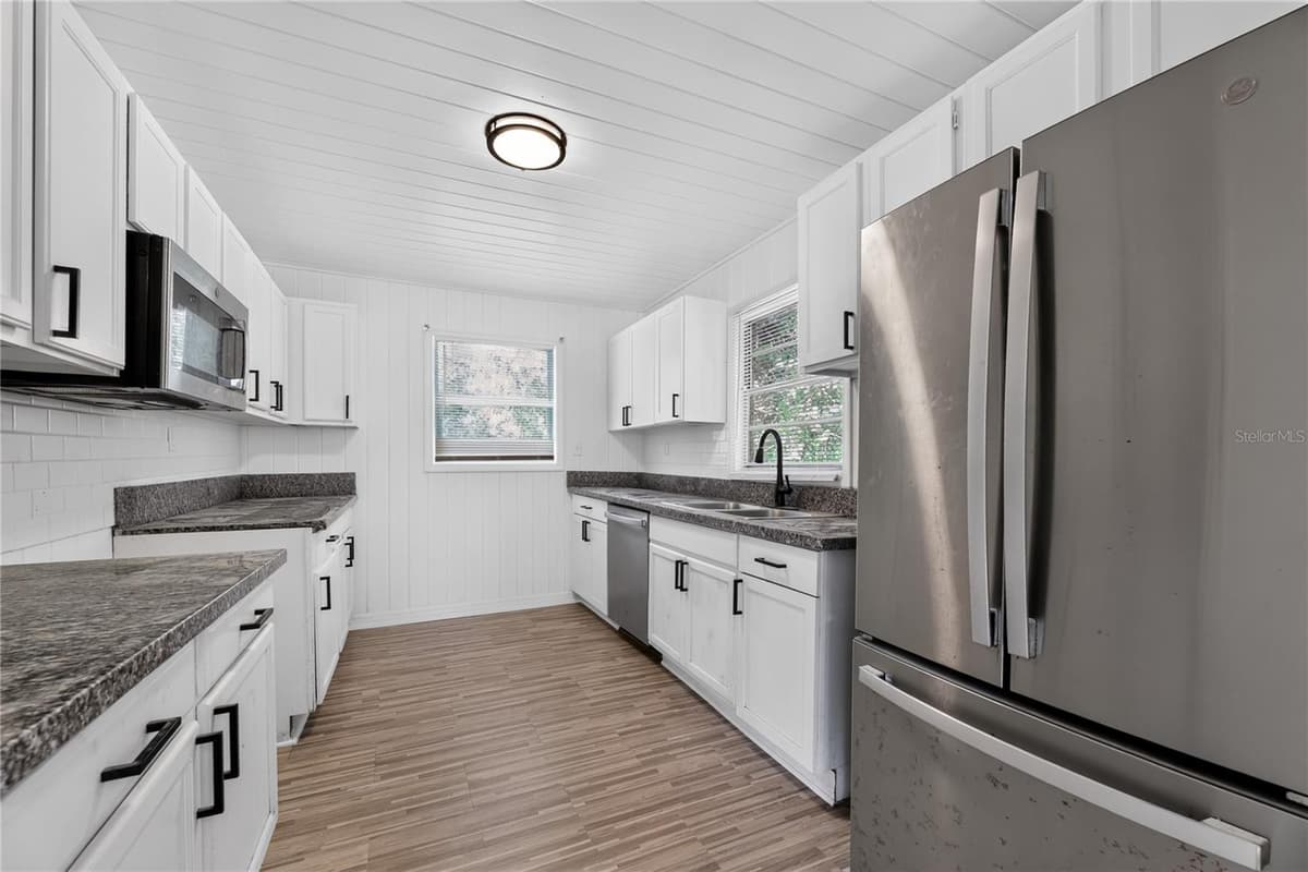 3636 TURTON AVENUE — photo 3 of 24