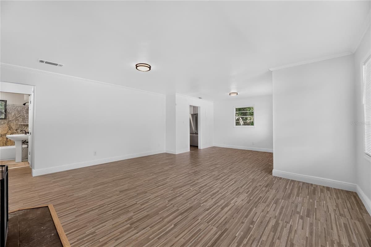 3636 TURTON AVENUE — photo 6 of 24