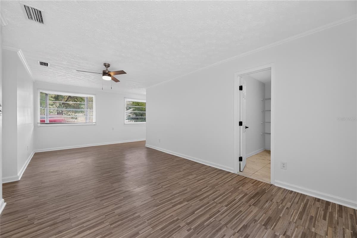 3636 TURTON AVENUE — photo 5 of 24