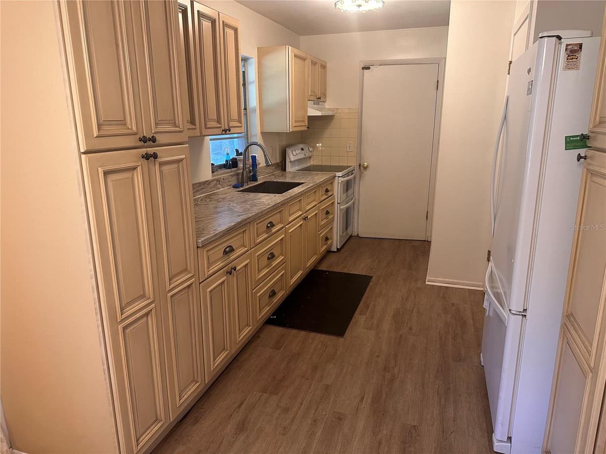 401 CHERRY STREET — photo 6 of 14