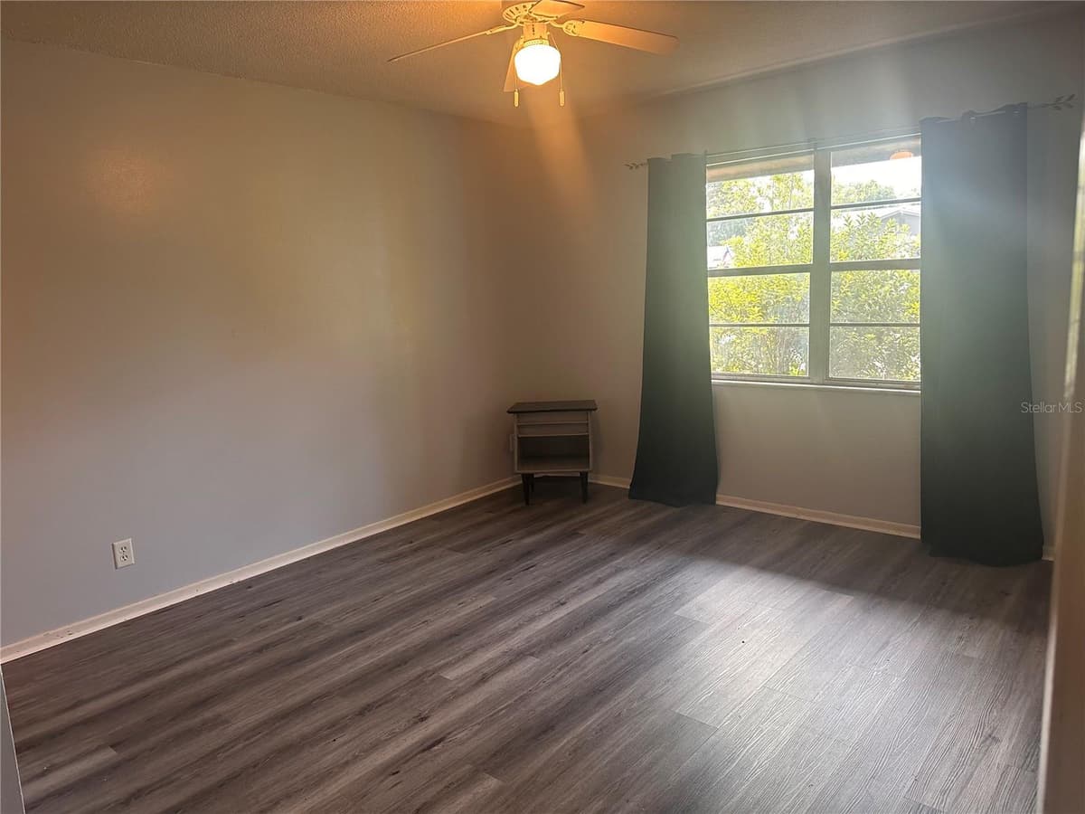 401 CHERRY STREET — photo 13 of 14