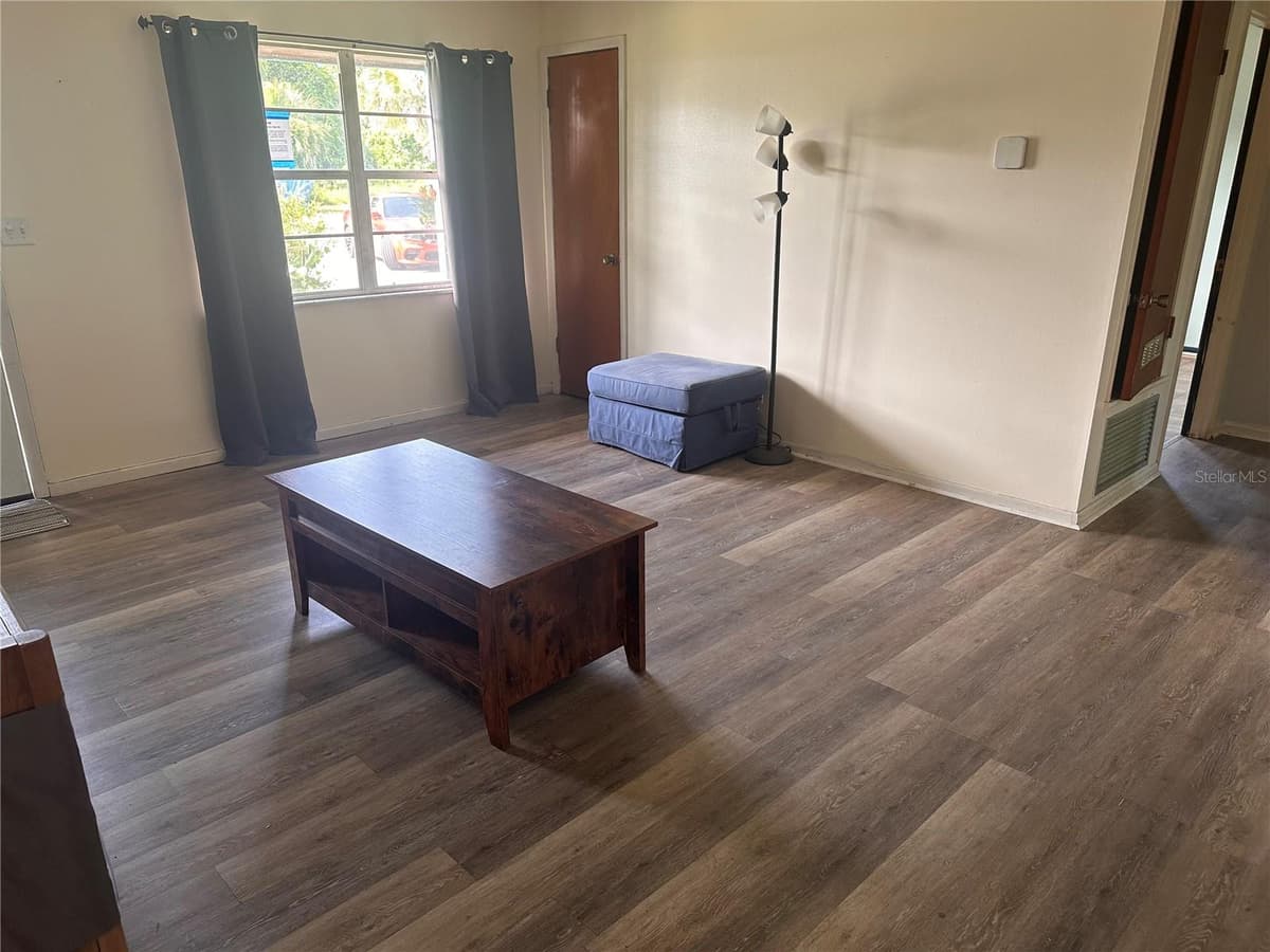 401 CHERRY STREET — photo 4 of 14