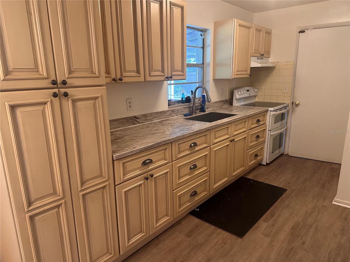 401 CHERRY STREET — photo 5 of 14