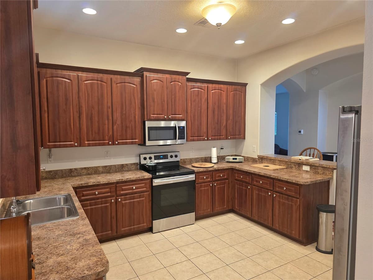 4266 HIGH RIDGE AVENUE — photo 3 of 20
