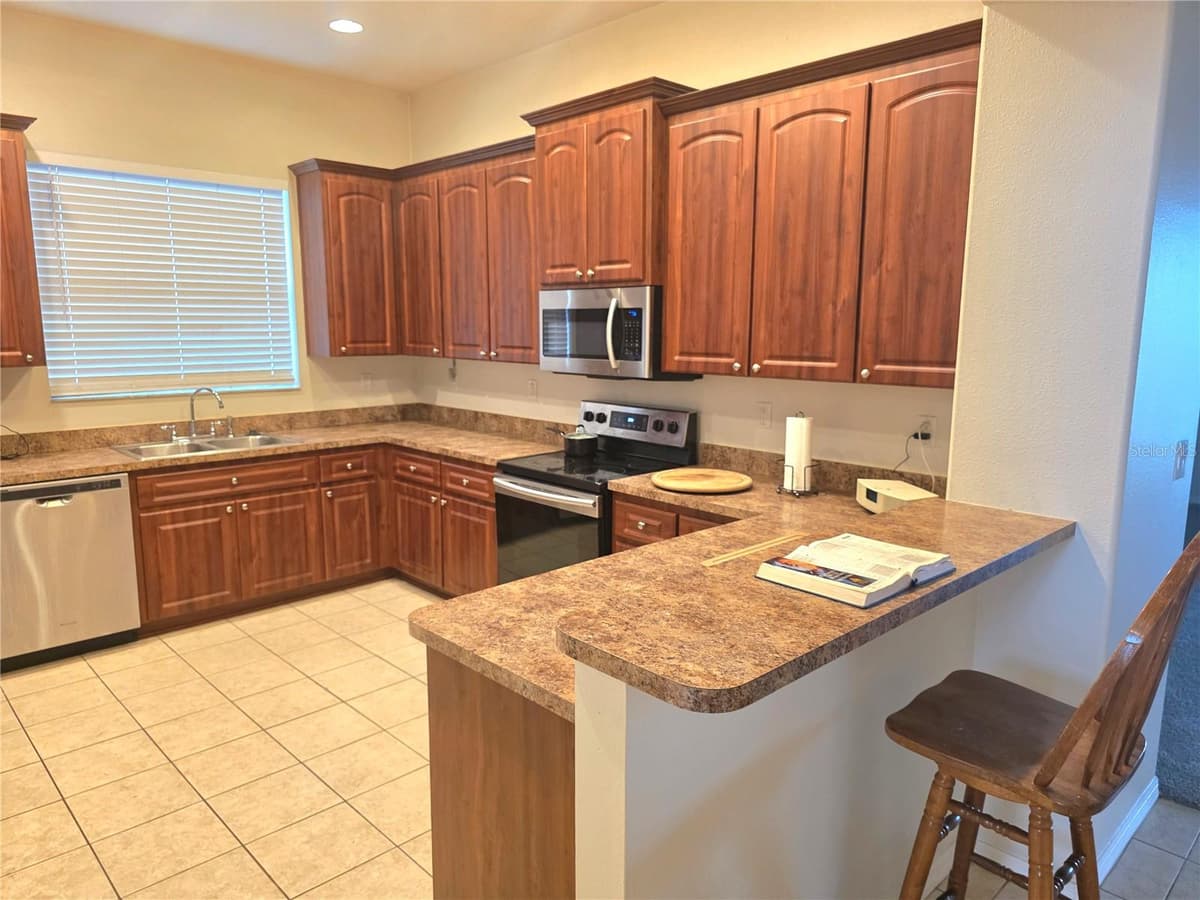 4266 HIGH RIDGE AVENUE — photo 4 of 20