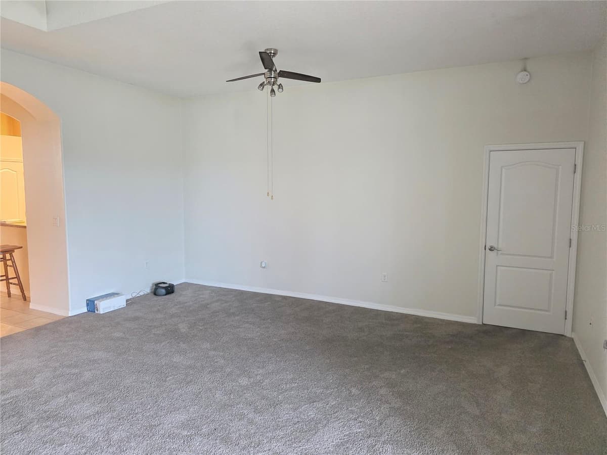 4266 HIGH RIDGE AVENUE — photo 9 of 20