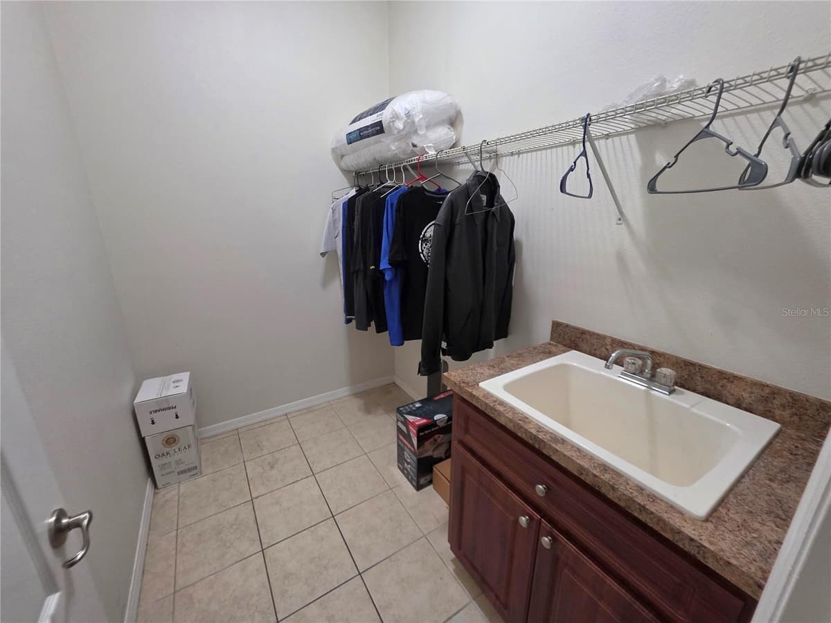 4266 HIGH RIDGE AVENUE — photo 19 of 20