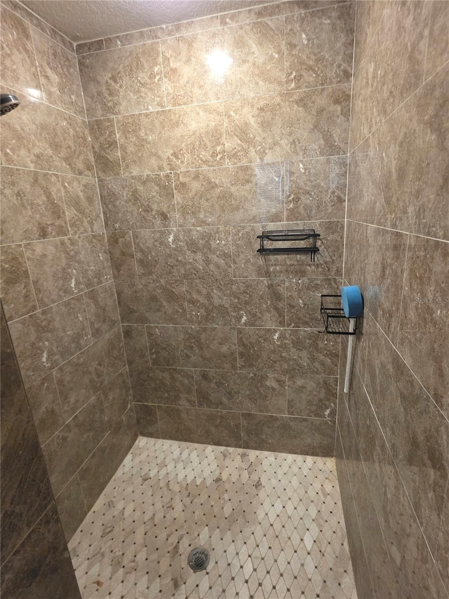 4266 HIGH RIDGE AVENUE — photo 13 of 20