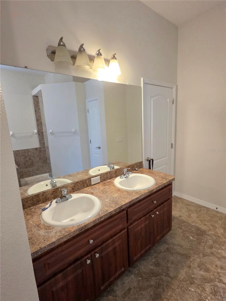 4266 HIGH RIDGE AVENUE — photo 14 of 20