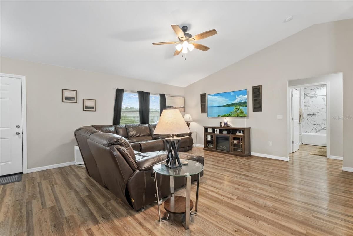 8288 SUNNYBREEZE ROAD — photo 4 of 18