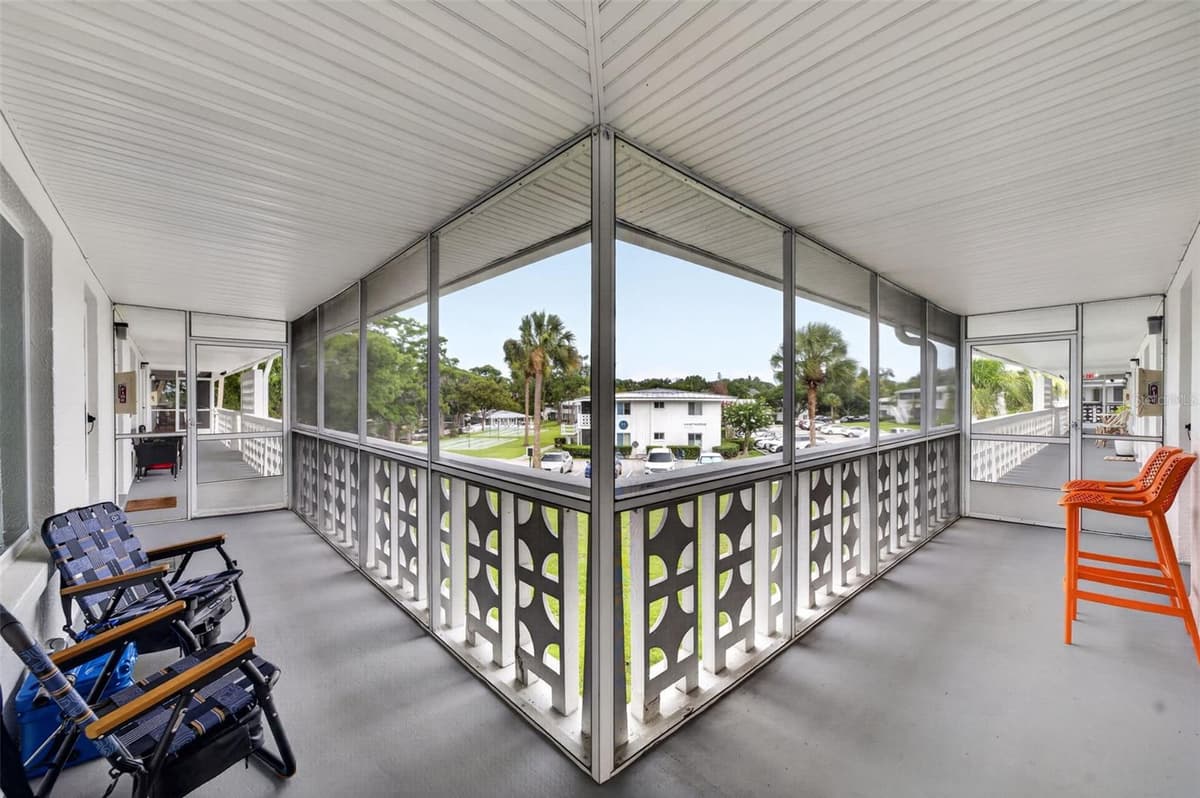 1140 ORLANDO AVENUE — photo 4 of 29