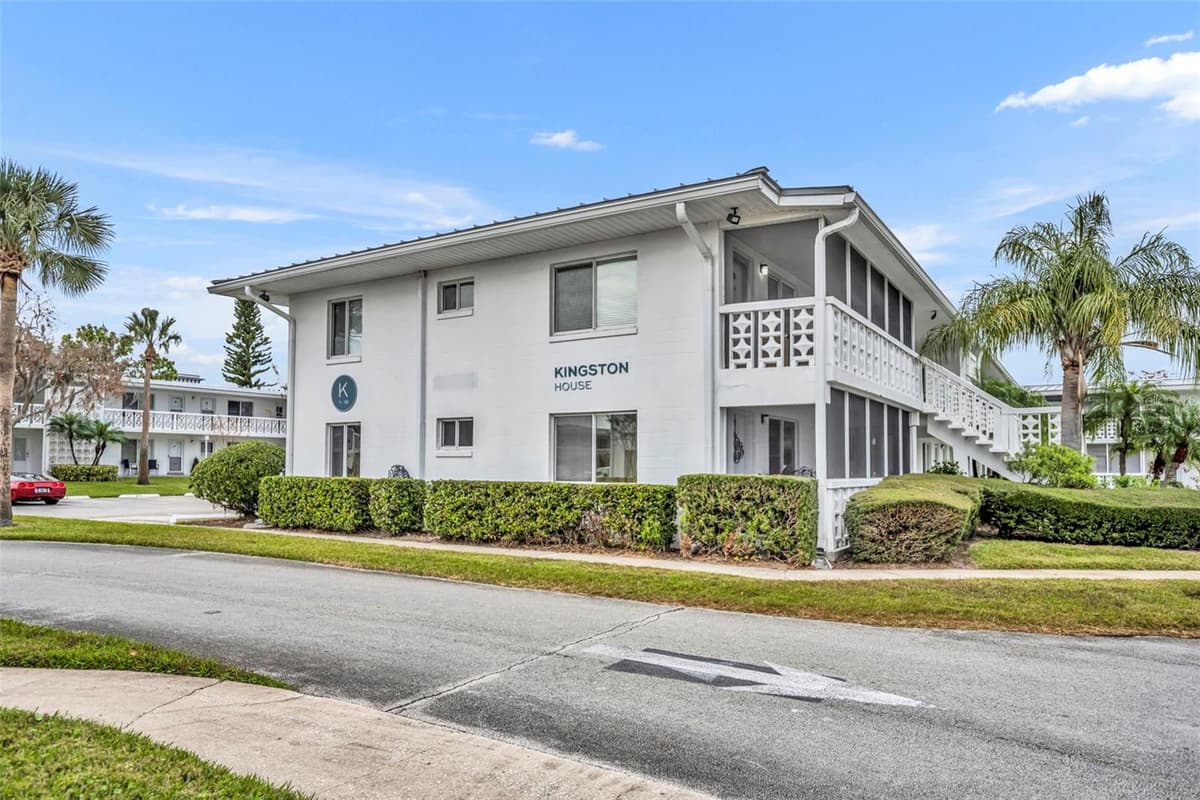 1140 ORLANDO AVENUE — photo 1 of 29