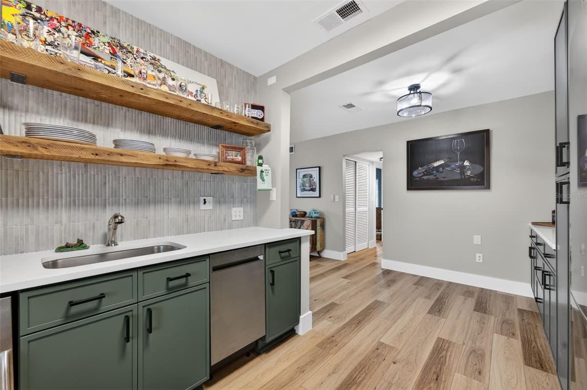 1140 ORLANDO AVENUE — photo 10 of 29
