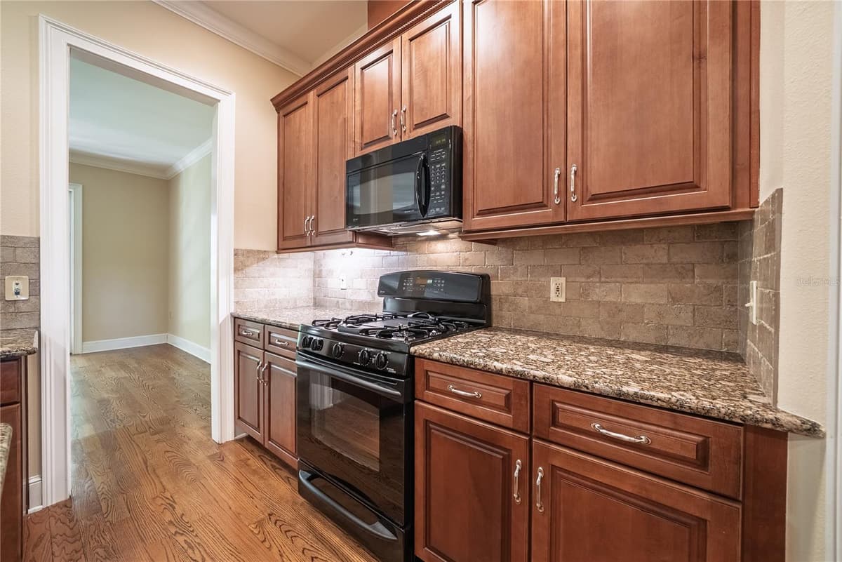 1331 COUNTRY CLUB OAKS CIRCLE — photo 11 of 55