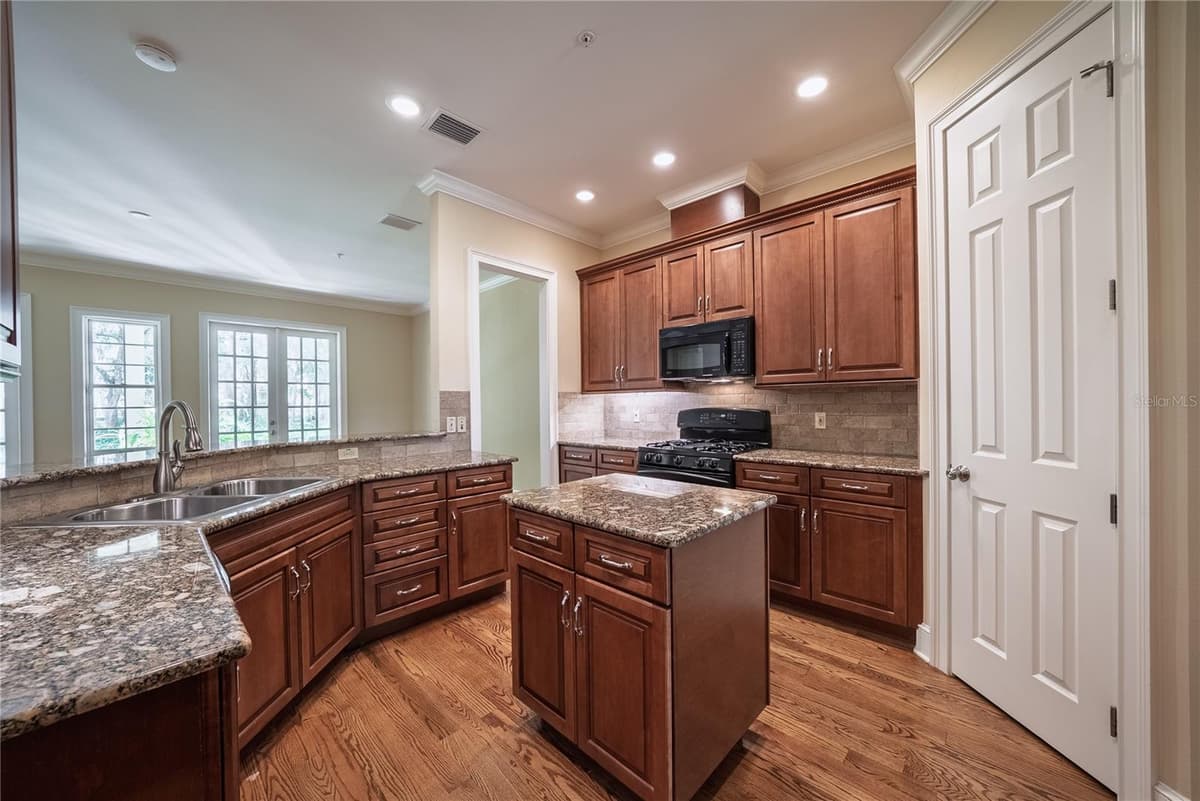 1331 COUNTRY CLUB OAKS CIRCLE — photo 8 of 55